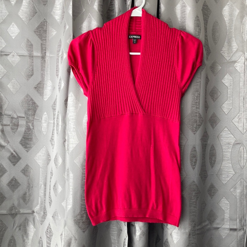 Express shortsleeved Sweater